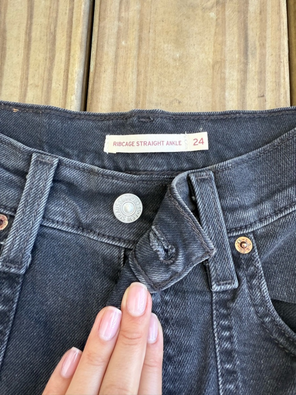 Levi’s Ribcage Straight Ankle Jeans